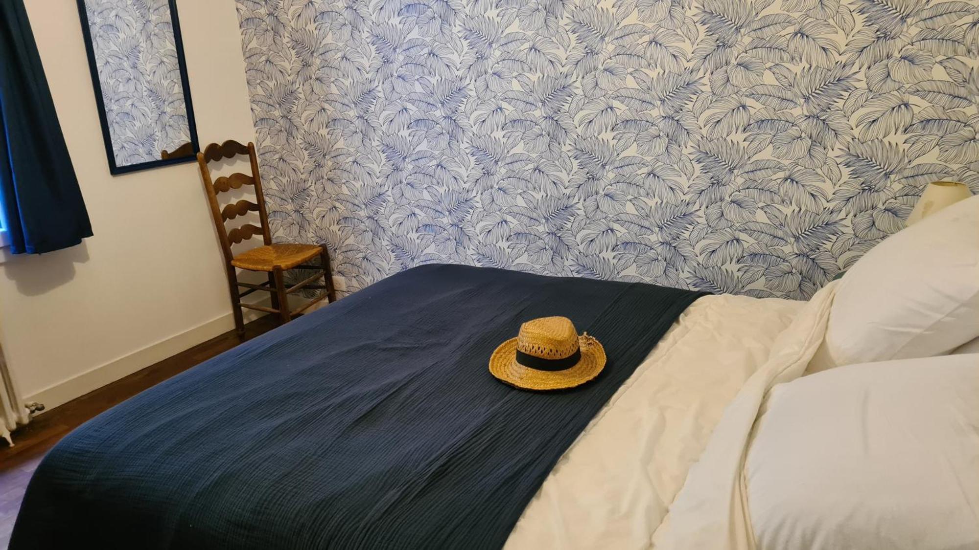 La Taniere Villa Gueures Room photo